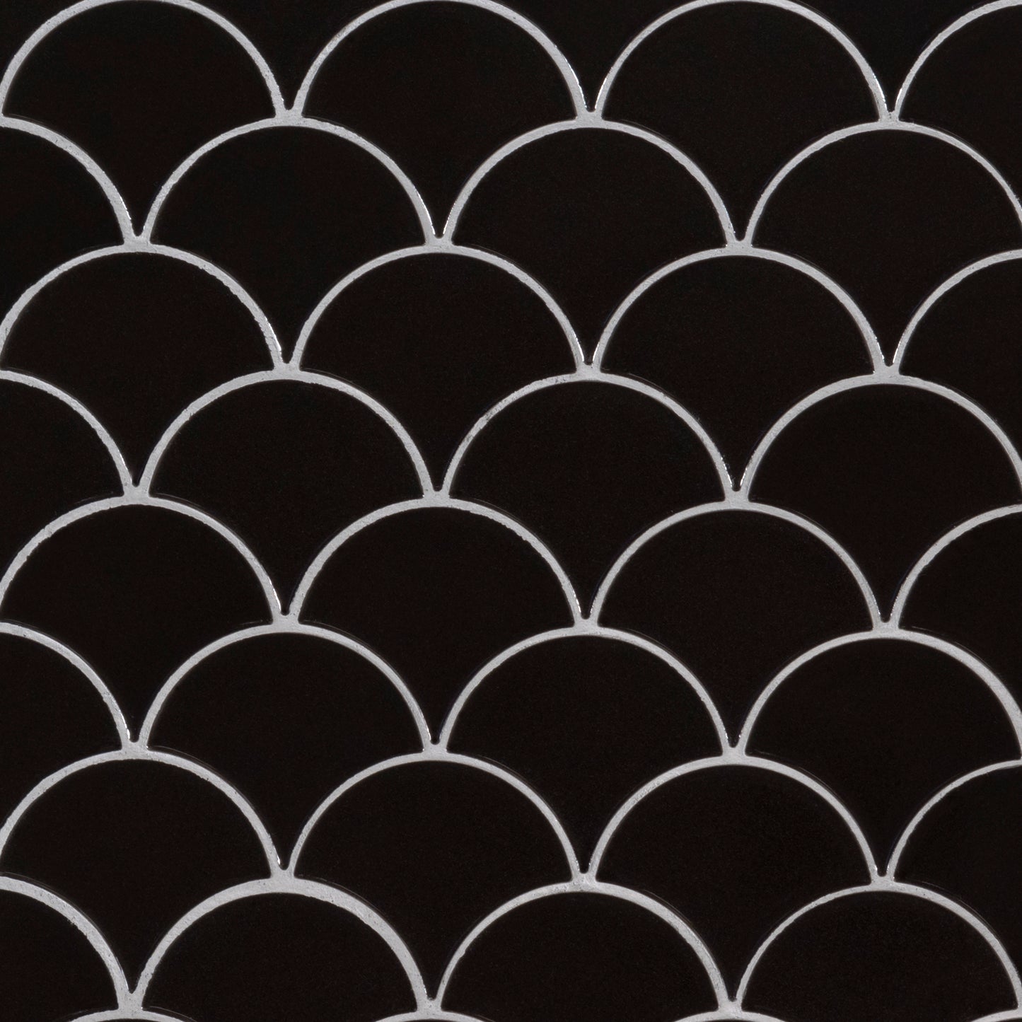 BLACK GLOSSY SCALLOP 8MM