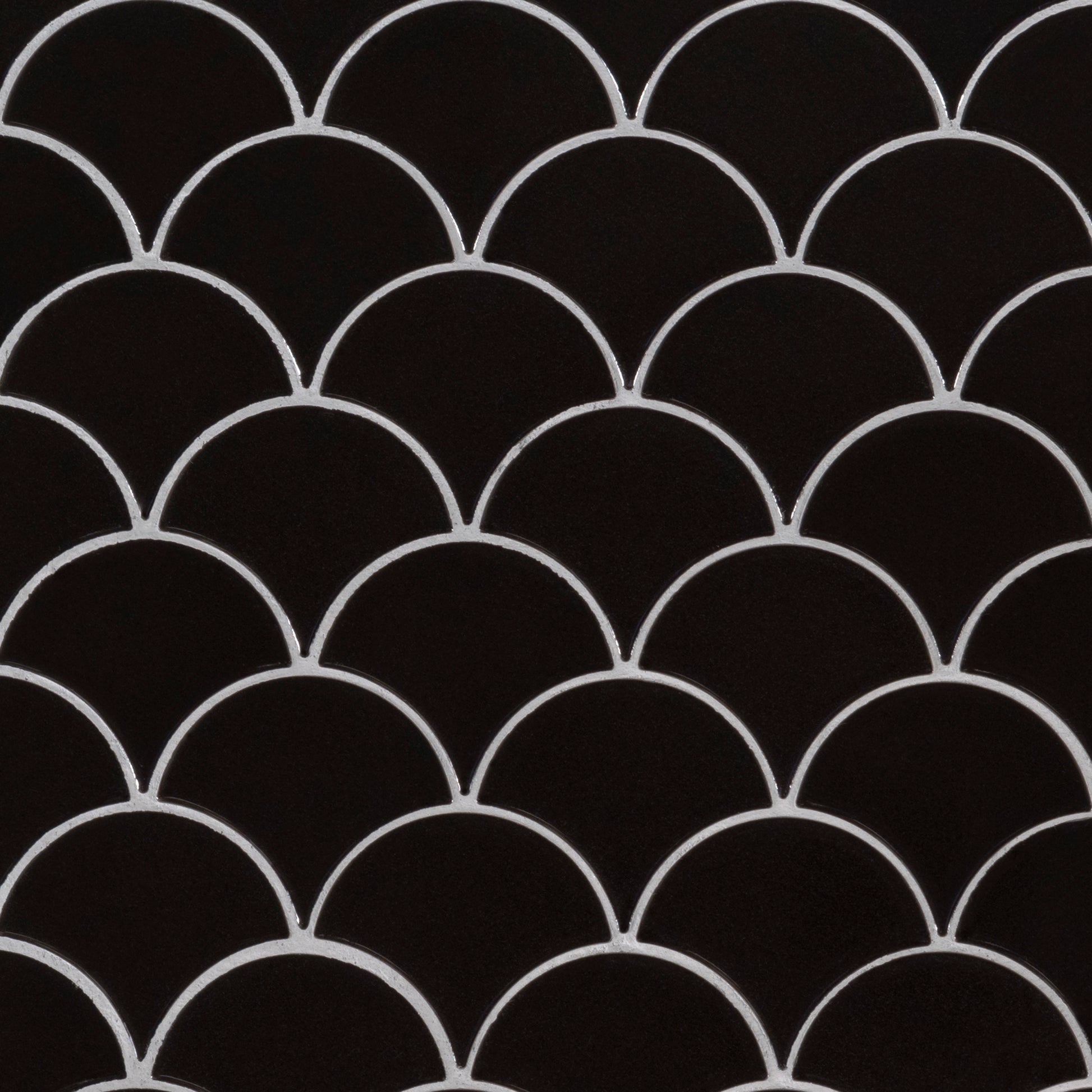 BLACK GLOSSY SCALLOP 8MM