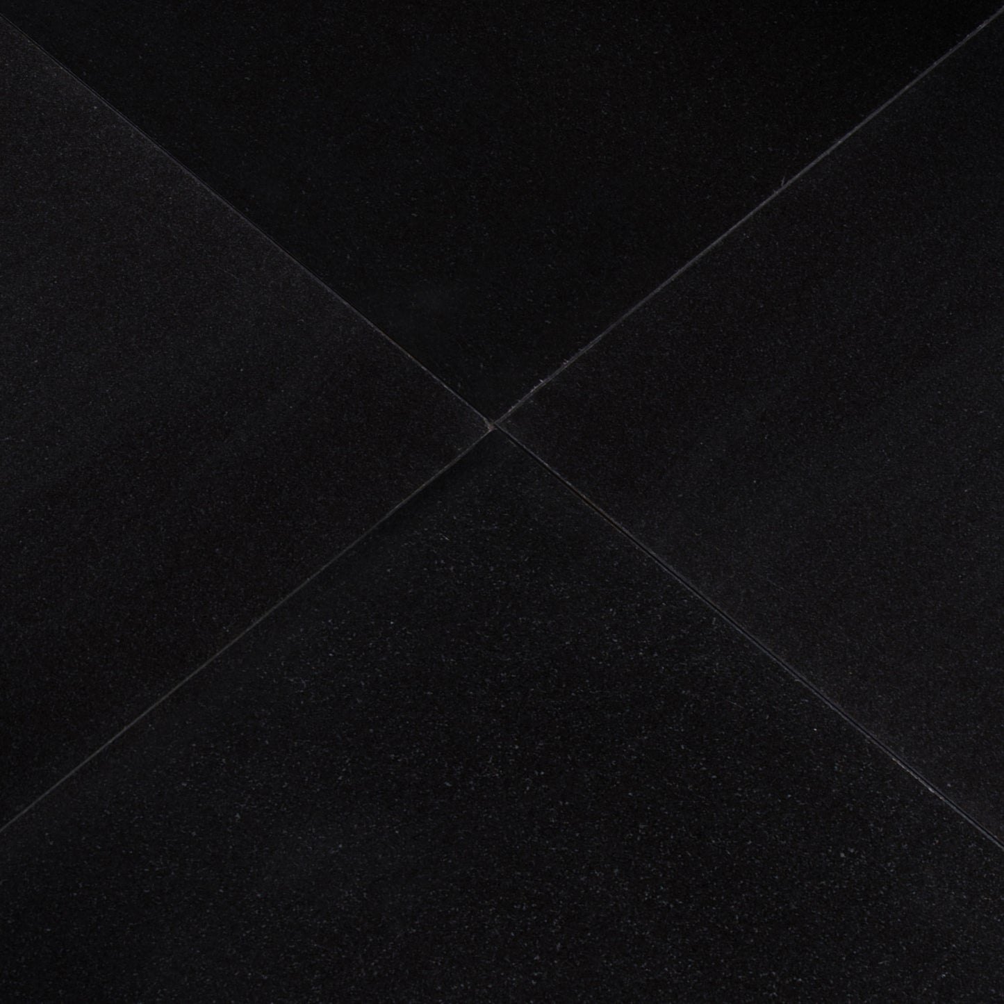 PREMIUM BLACK  18X18